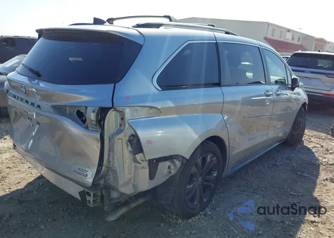 2021 Toyota Sienna Xse z USA, uszkodzony, nr VIN 5TDDRKEC6MS060552